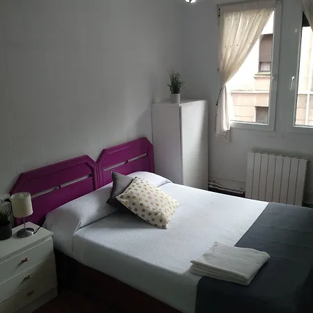 Arias بيت ضيافة *